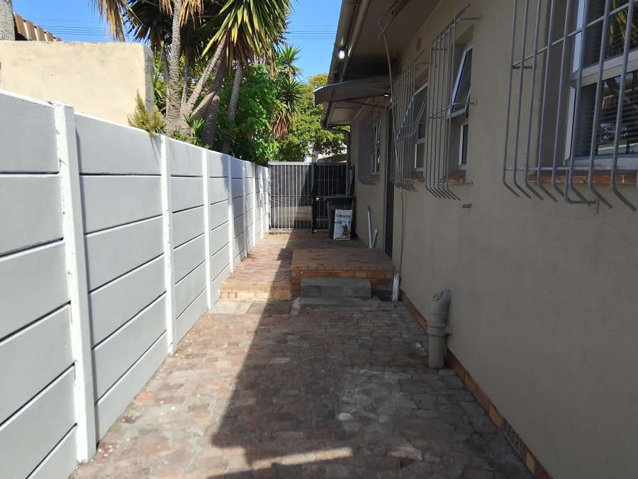 4 Bedroom Property for Sale in Goodwood Estate Western Cape